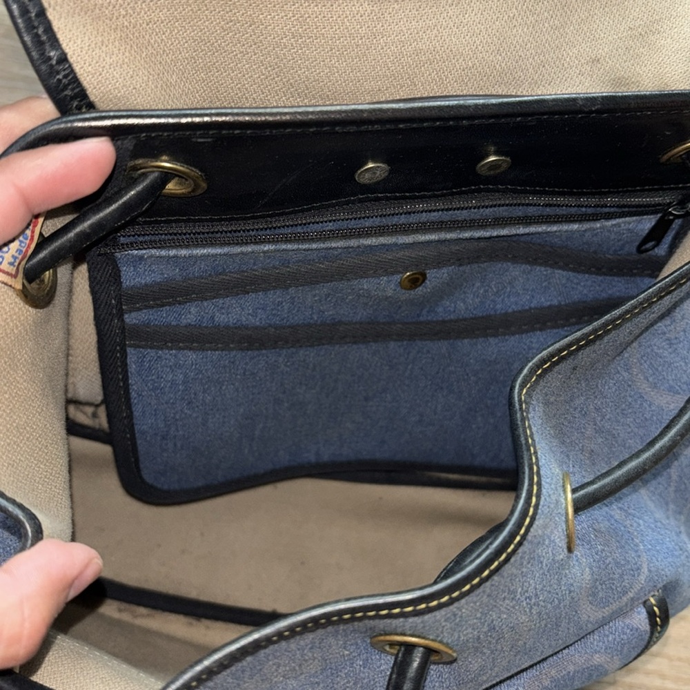 Dooney & Bourke Tan and Black Bag - Picture 5 of 9